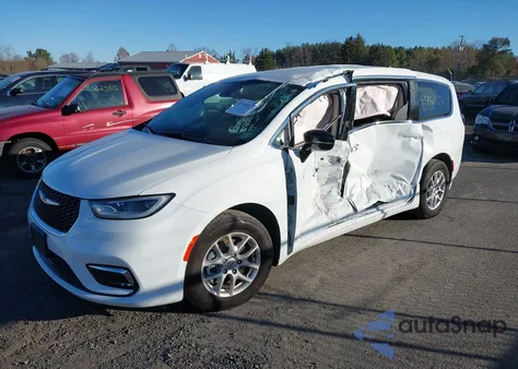 2024 Chrysler Pacifica Touring L z USA, uszkodzony, nr VIN 2C4RC1BGXRR190150